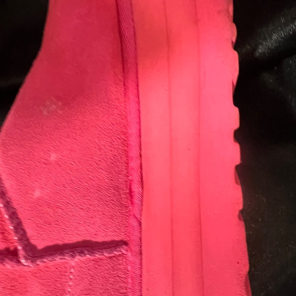 UGG Berry/Pink Ultra Mini Platform sz 9 - Picture 9 of 10